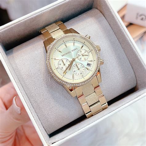 Tìm hiểu về đồng hồ Michael Kors trướ